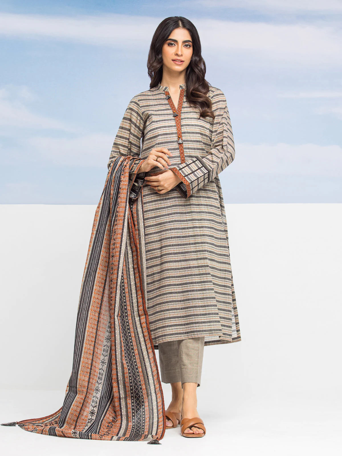 Edenrobe Allure Lawn Unstitched 3Pc Printed Suit EWU24A1-28009