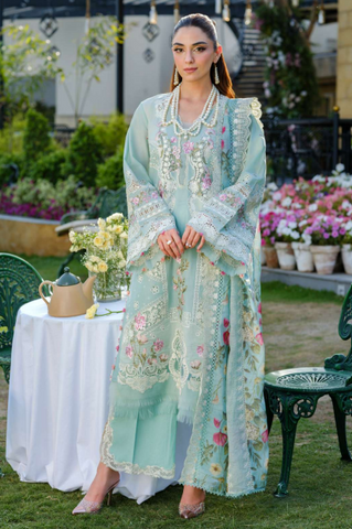 LUXURY LAWN
