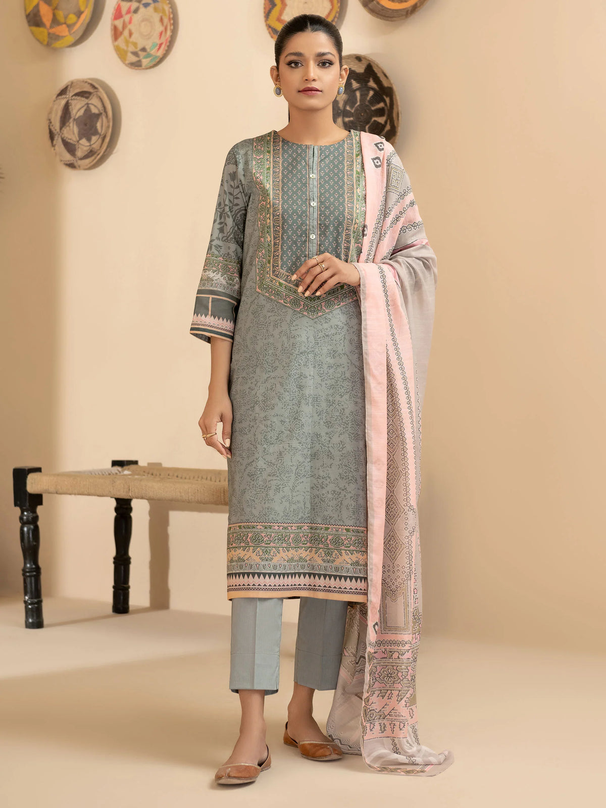 Limelight Printed Lawn Unstitched 3pc Suit U2625SU-3PC-PCH