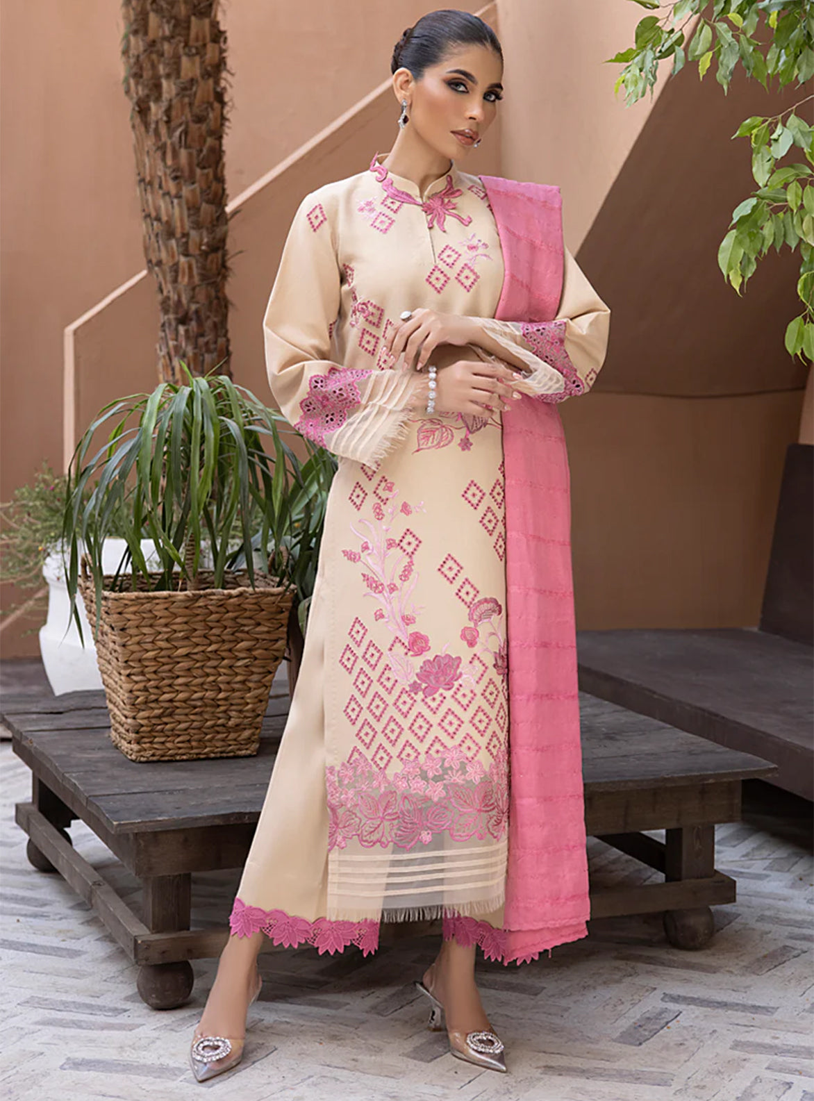 RANG RASIYA KARANDI SHAWL 3PC UNSTITCHED SUIT PINAR