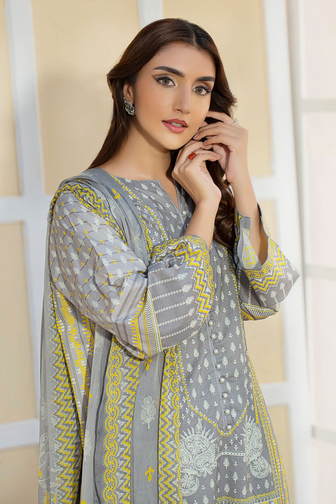 RASHID TEXTILE MIRAL LUXURY PRINTED CAMBRIC 3PC SUIT 8122