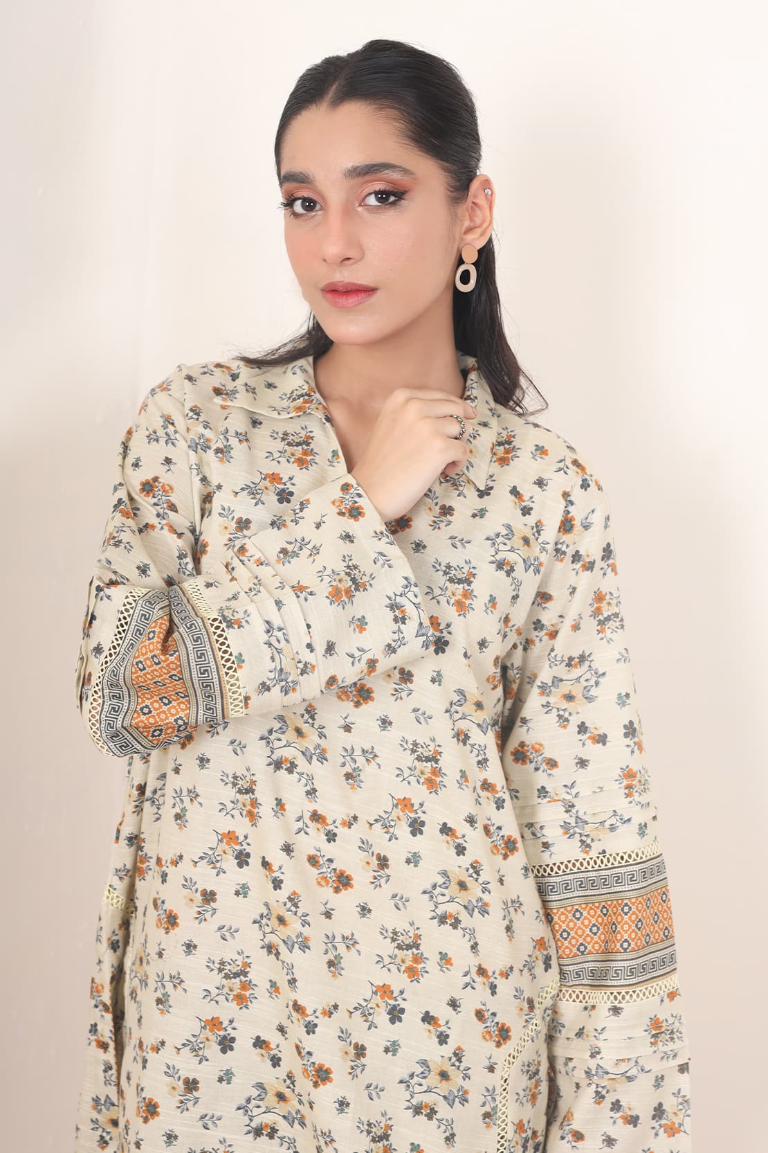 Rashid Textile Regent Digitally Printed Khaddar 2pc Unstitched  D-8338