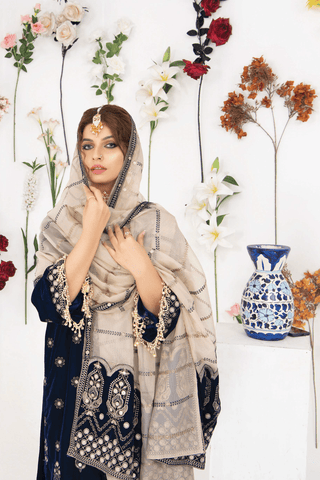 Makhmal E Singhar By Palwasha Embroidered Luxury Velvet Suit D-04