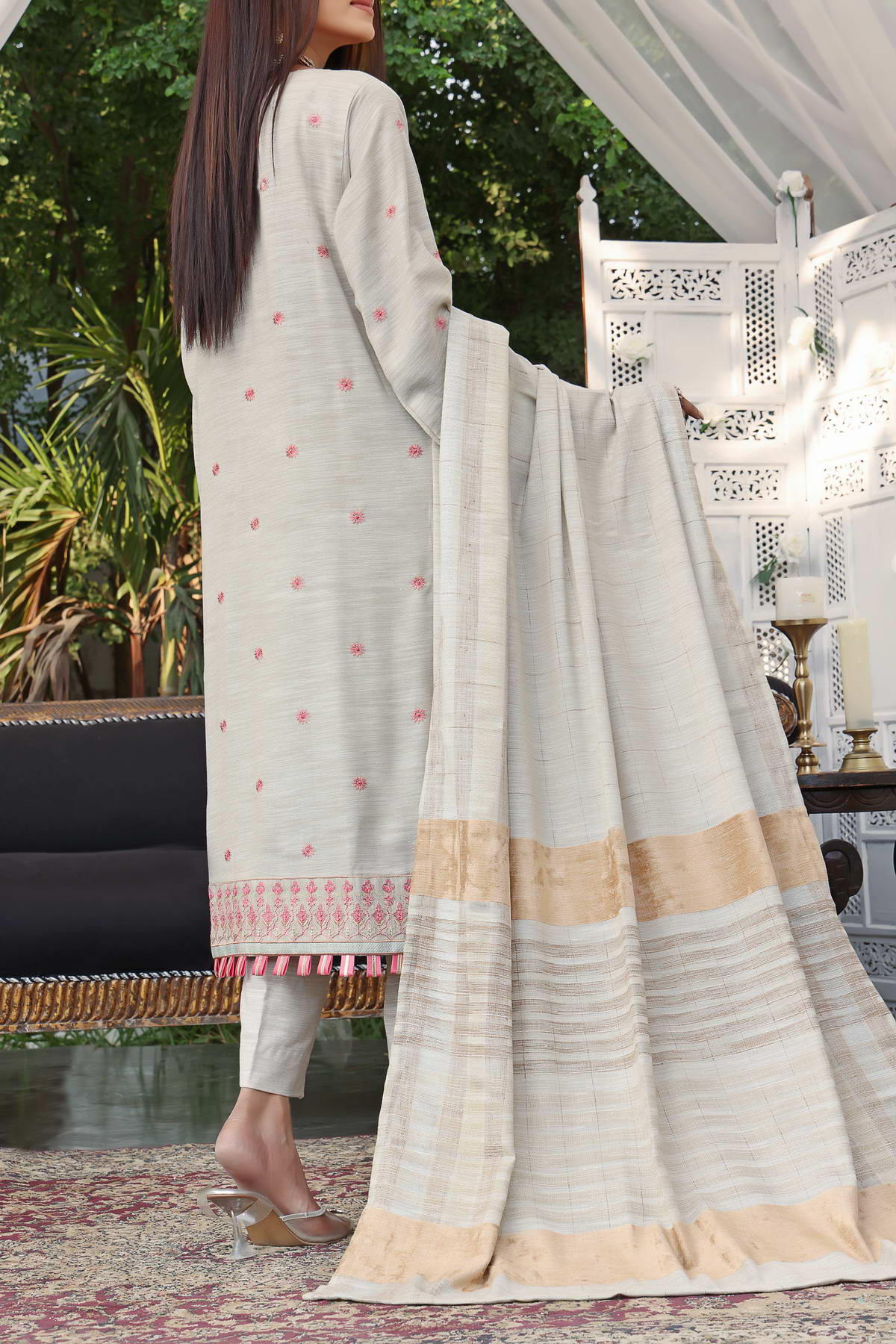 RIWAAJ LEATHER EMBROIDERED WINTER 3PC UNSTITCHED SUIT D-05